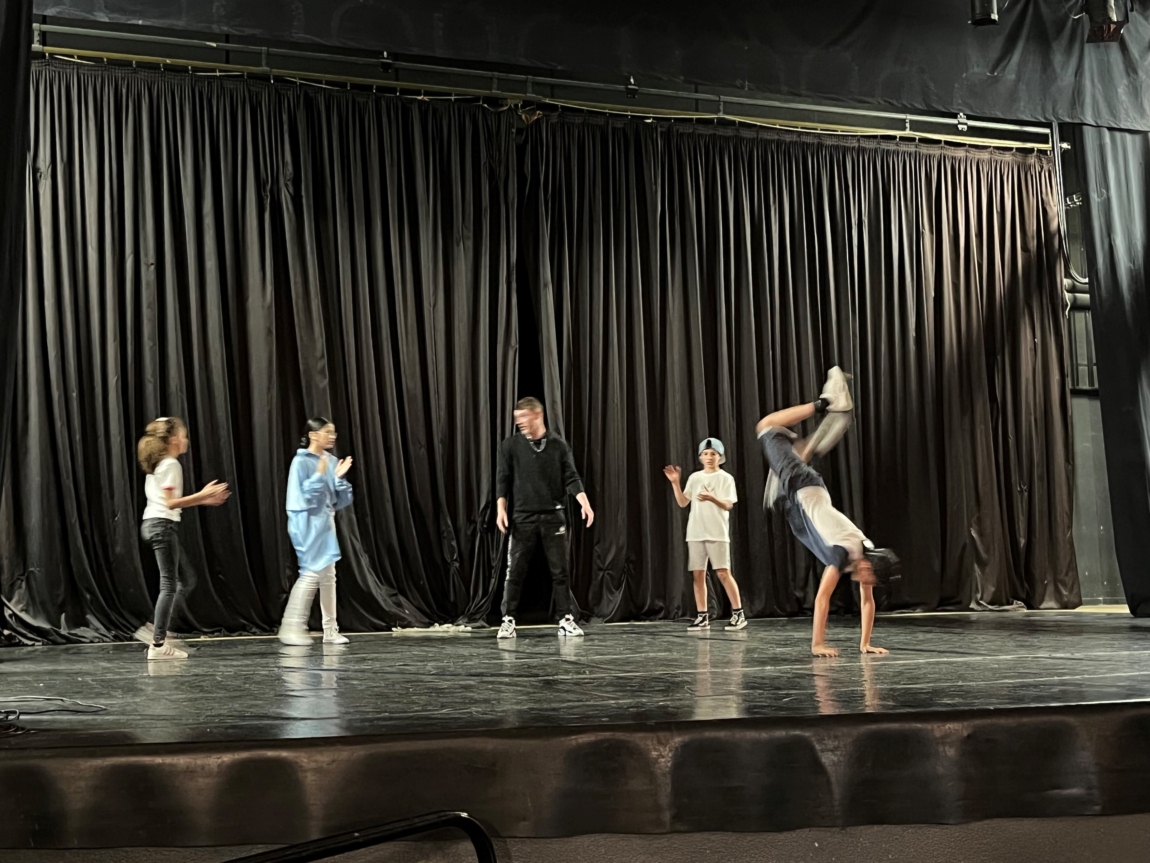 109 rap beatmaking hip hop.jpg (1.62 MB)