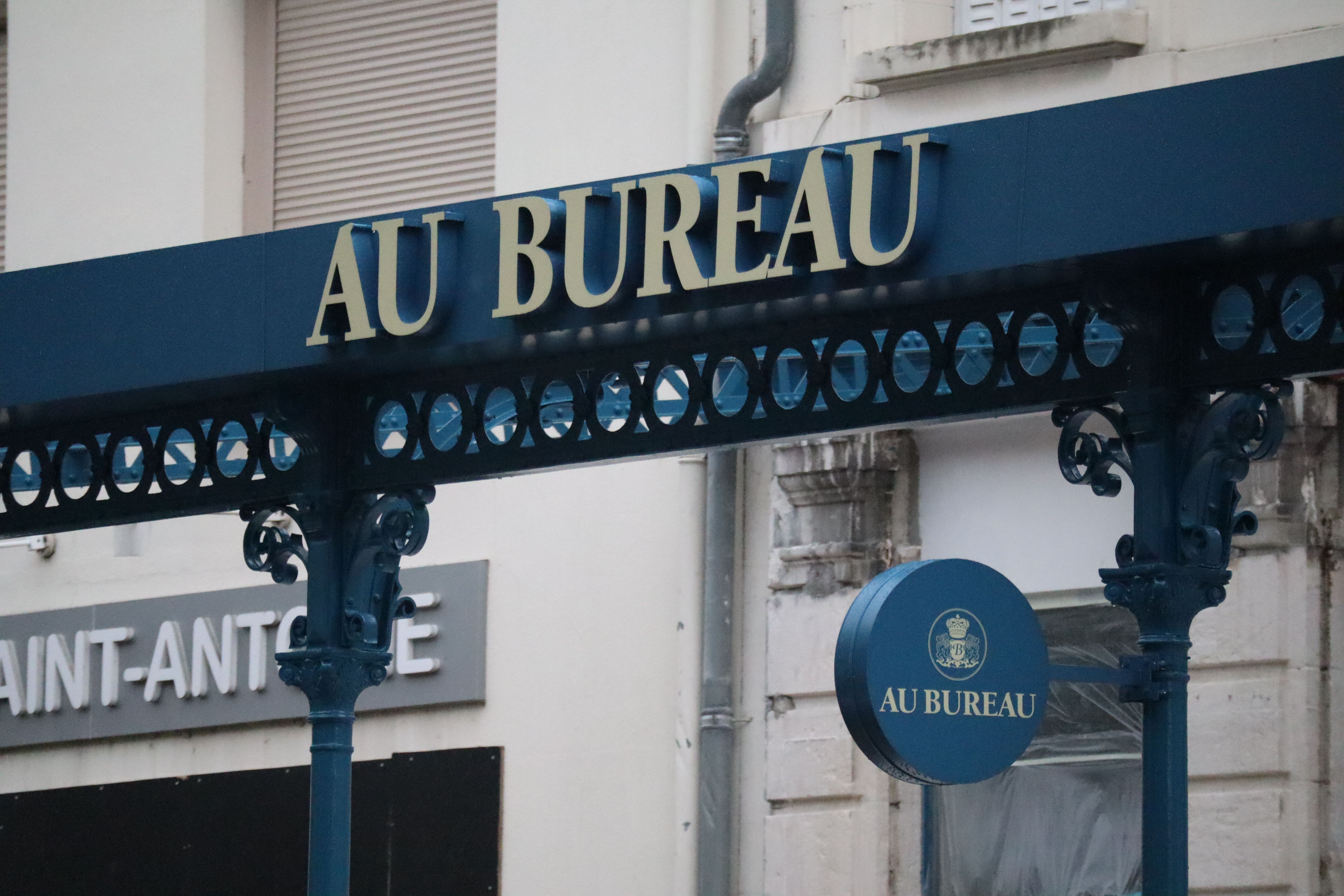 Illustration Au bureau avant ouverture.JPG (8.17 MB)