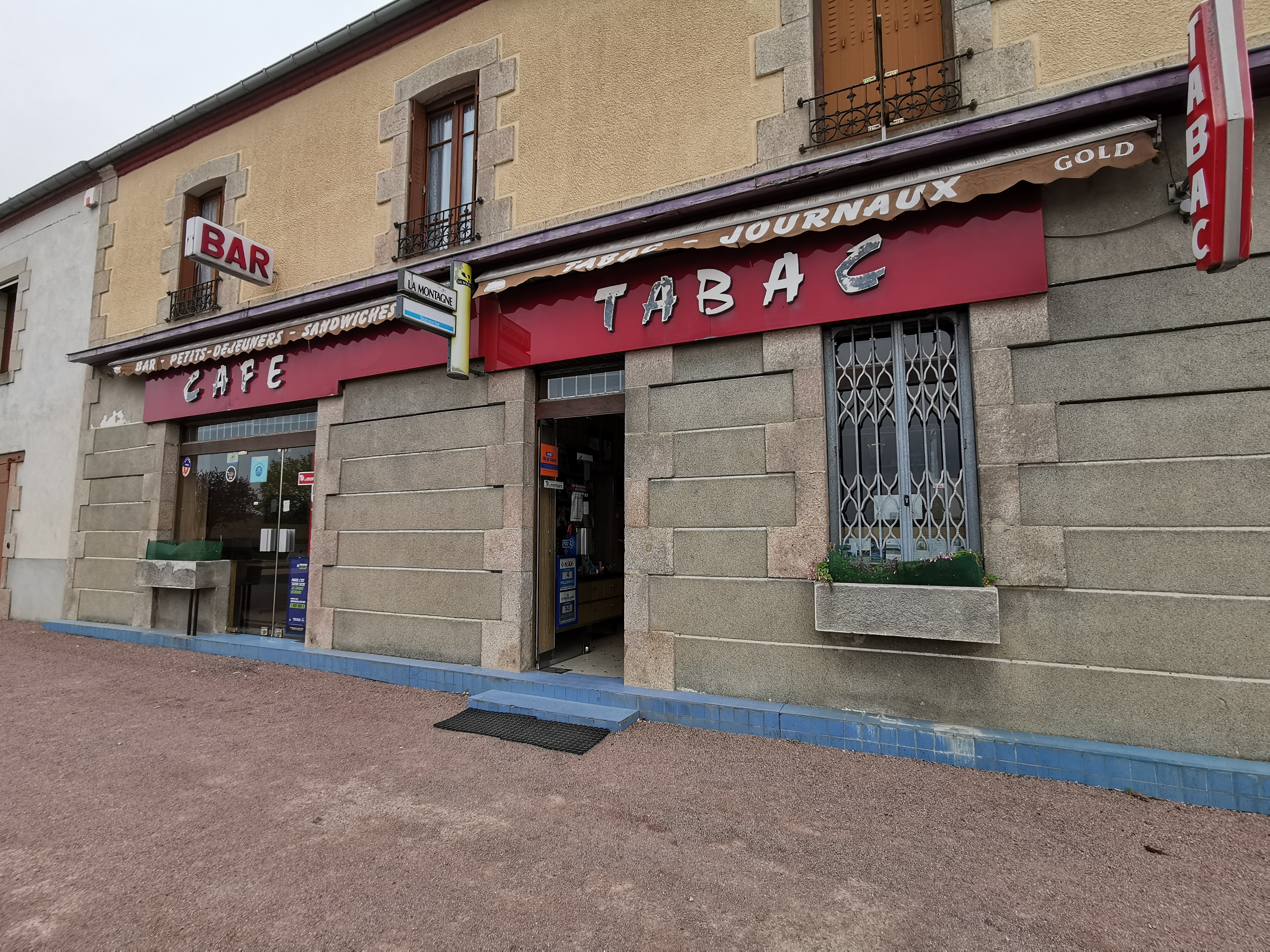 PASCALE BAILLY VAZEILLE QUINSSAINES FERMETURE DU BAR 3.jpg (7.09 MB)