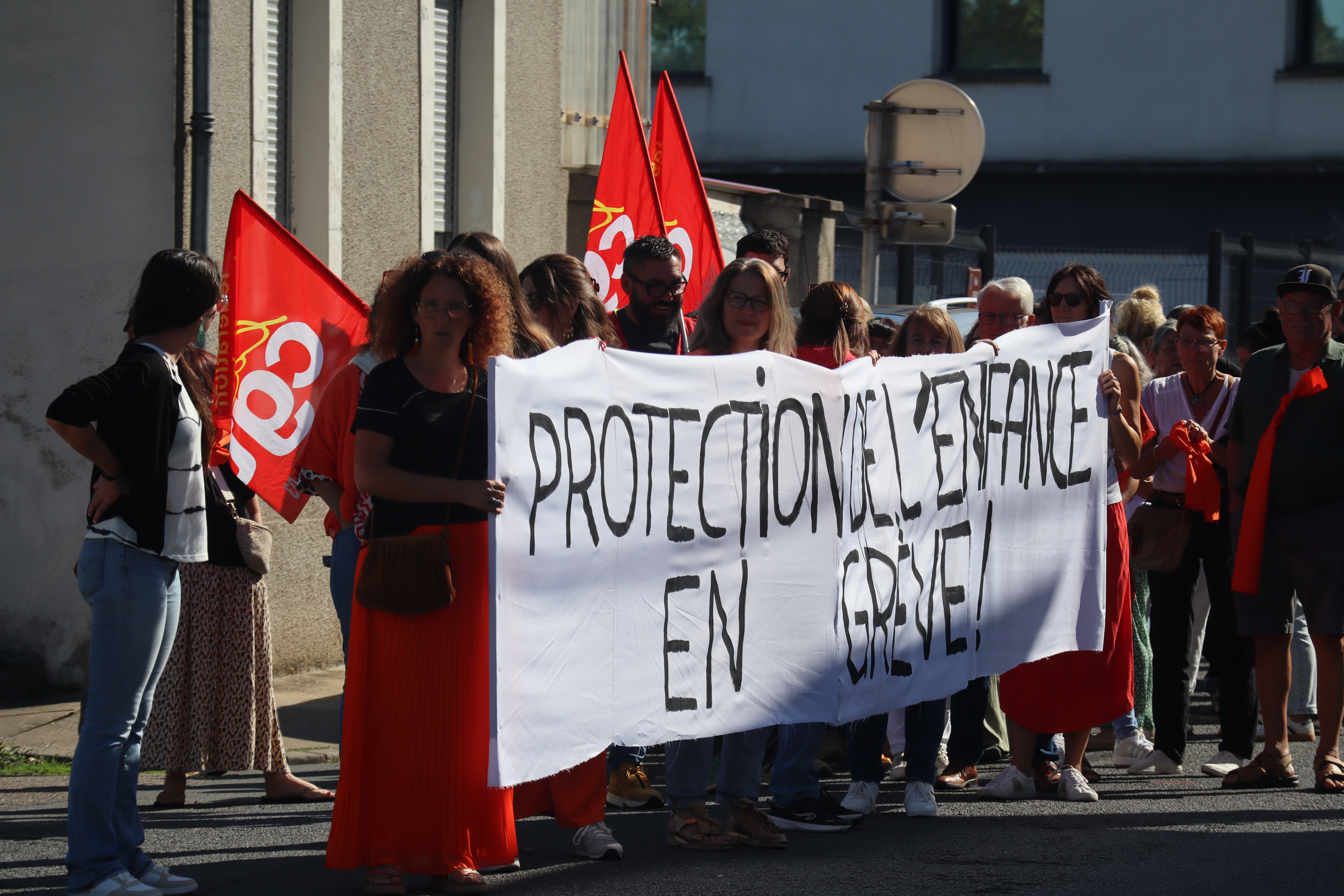 Protection de l'enfance en gr&egrave;ve septembre 2025 2.JPG (7.35 MB)