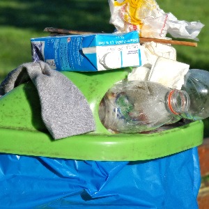 Une famille a réduit ses déchets à un kilo par an!