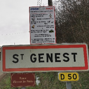 A Saint-Genest, des panneaux revendiquent désormais le caractère rural de la commune