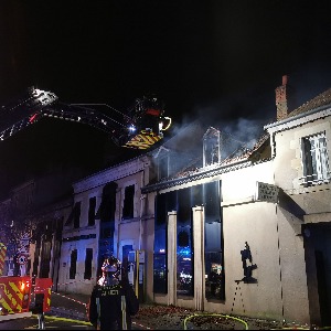 Un incendie détruit le premier étage et les combles d'un immeuble de l'avenue de la République