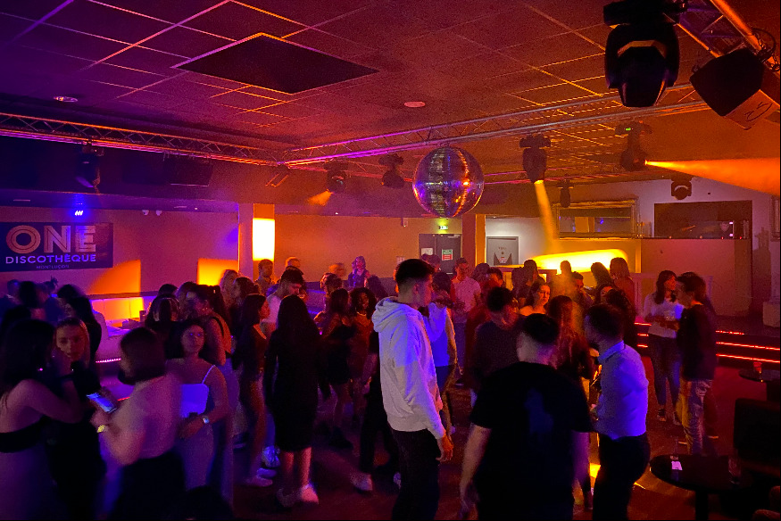 " Cela nous fait un peu revivre!" : les boîtes de nuit ont rouvert la nuit dernière