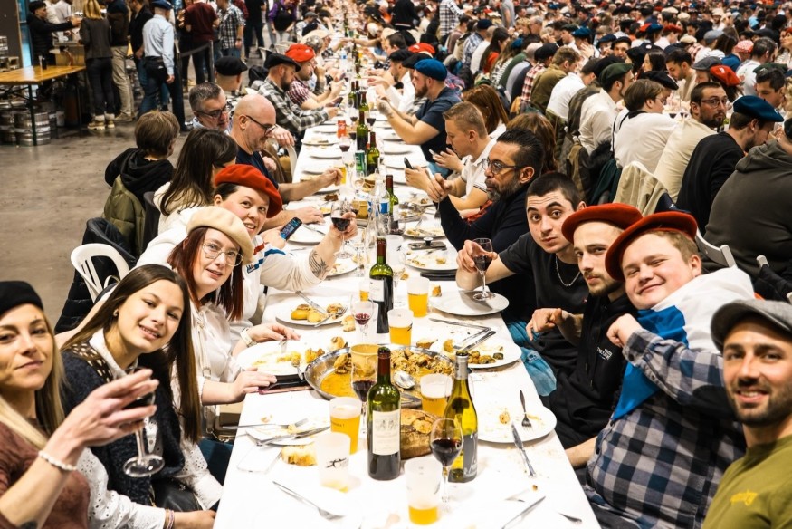 Les banquets du Canon français à Lavault Sainte-Anne ce week-end font faire le plein... et faire grincer quelques dents