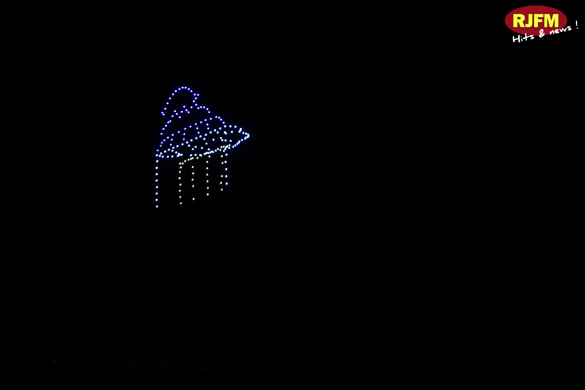 DRONES LUMINEUX BOURDONNER EN BOURBONNAIS.jpg 4.jpg (1.47 MB)