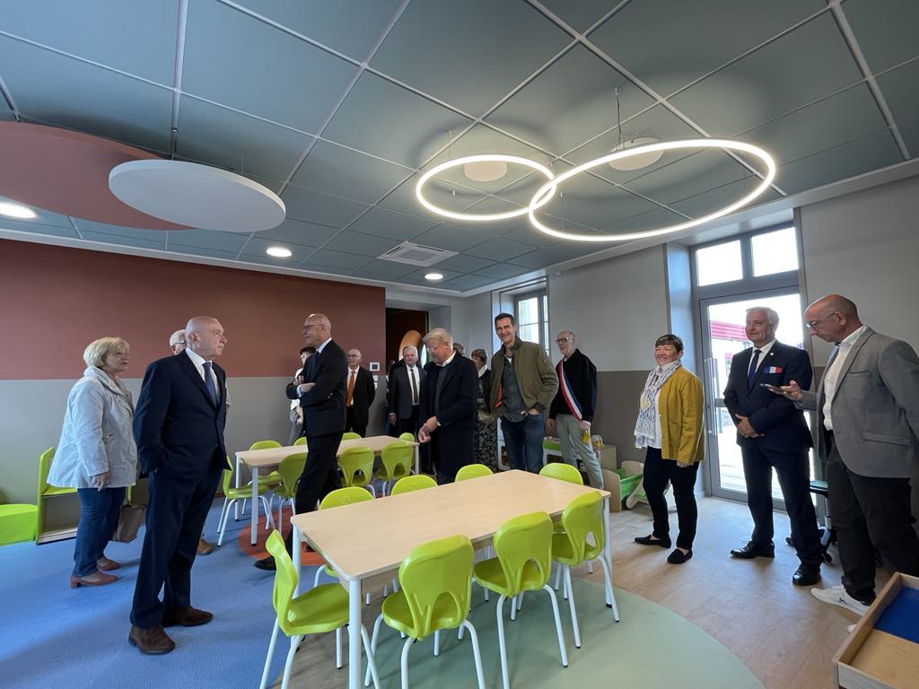 Inauguration centre loisirs ancien collège Bézenet (2).jpg (94 KB)
