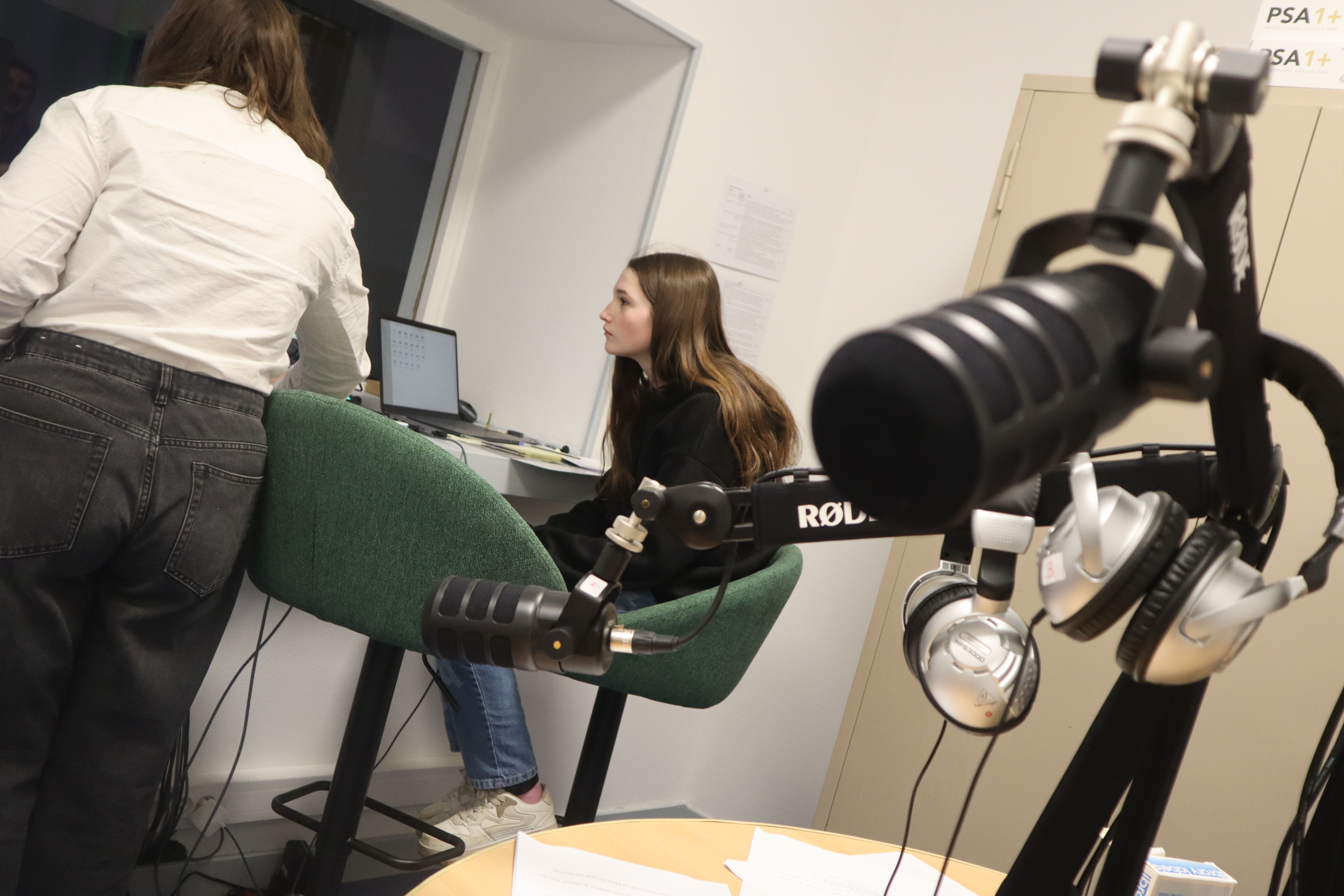 Studios télé radio CLEMI Collège Cérilly (3).JPG (7.02 MB)