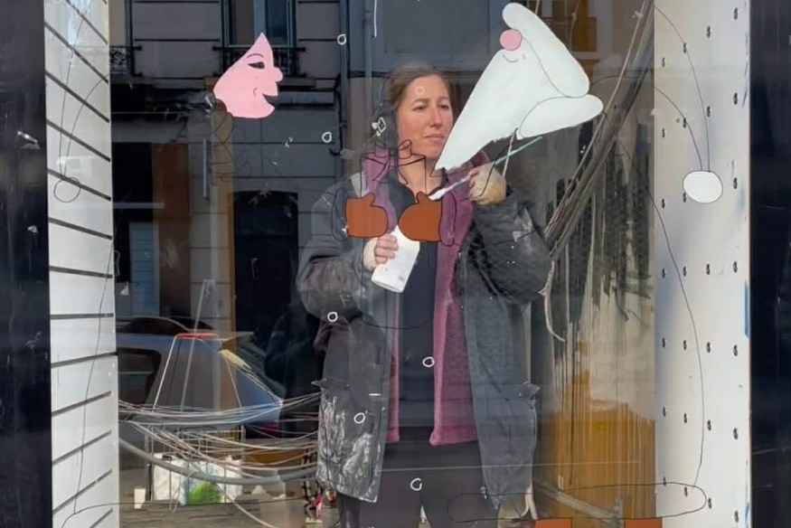 A Montluçon, des vitrines de locaux vacants peintes pour la période des fêtes