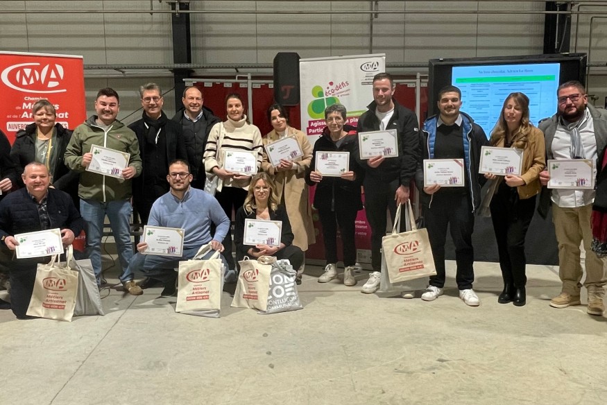 Qui sont ces quatorze artisans locaux récompensés pour leur engagement pour l'environnement?