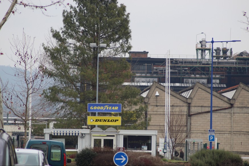 Reprise progressive dans certains ateliers, maintien de mesures de chômage partiel dans d'autres à l'usine Dunlop